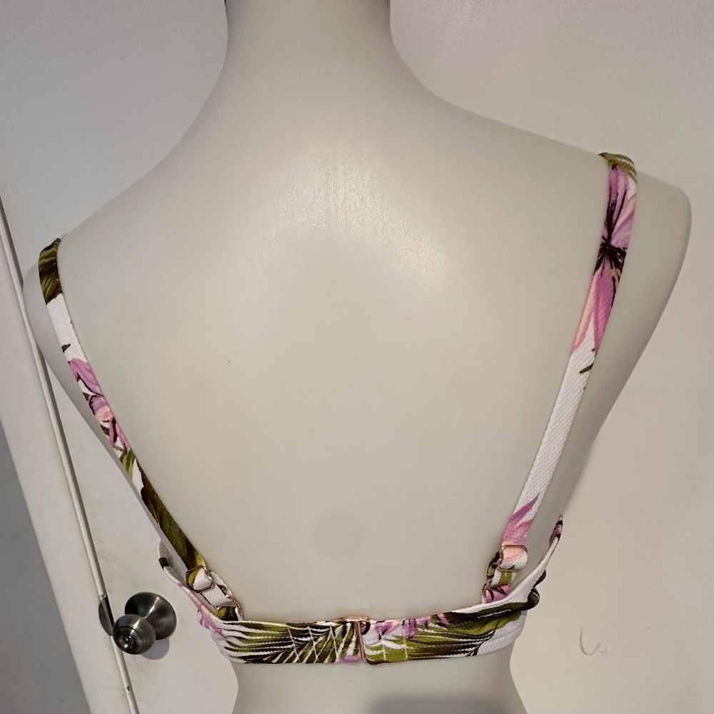 Shade & Shore White Ruched Purple Floral Bikini Top 38 D. - Picture 3 of 10